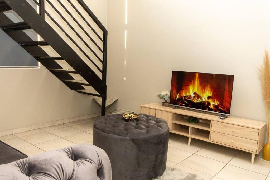 Апартаменты Luxury, Location, & Convenience. Йоханнесбург Экстерьер фото