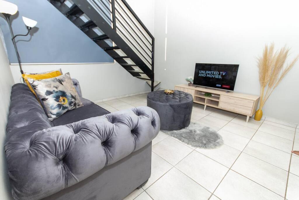 Апартаменты Luxury, Location, & Convenience. Йоханнесбург Экстерьер фото